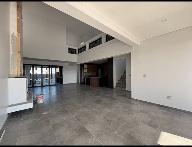 5 BEDROOM HOUSE FOR SALE IN SANDOWN